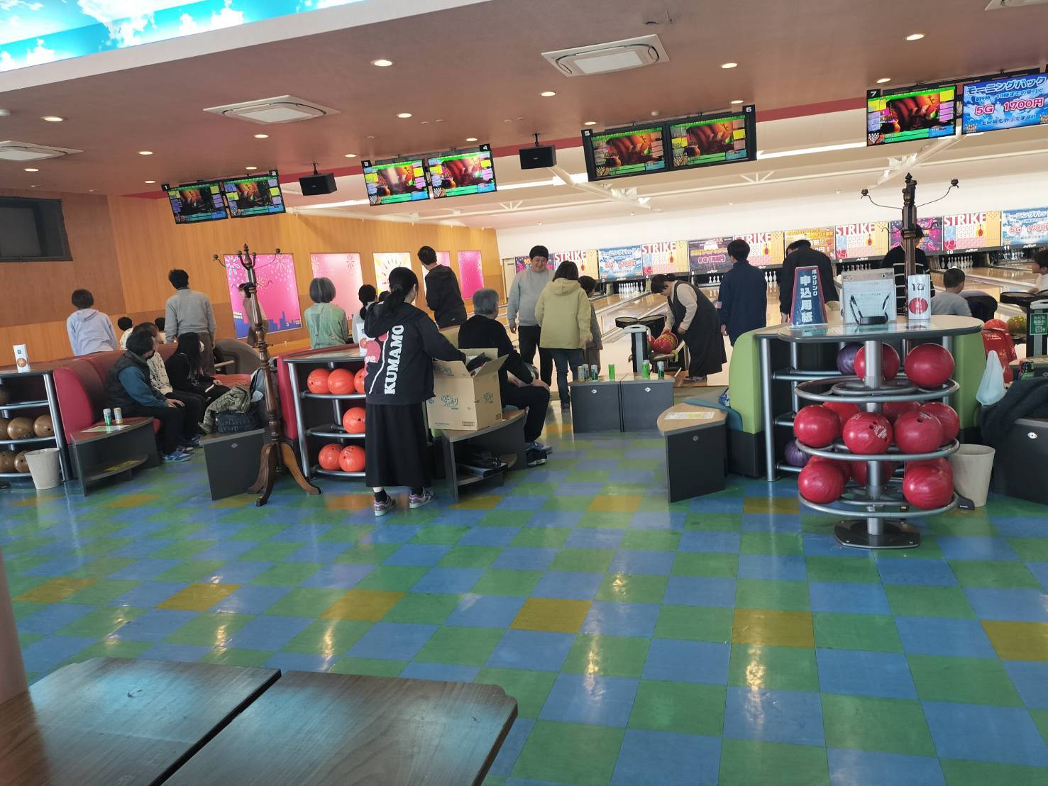 土浦地区里親会　ボウリング大会をしました